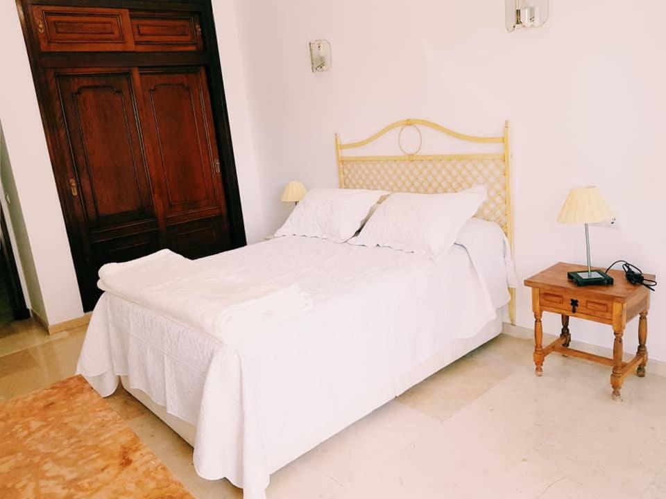 Mayoral Frontline Marbella Luaran gambar